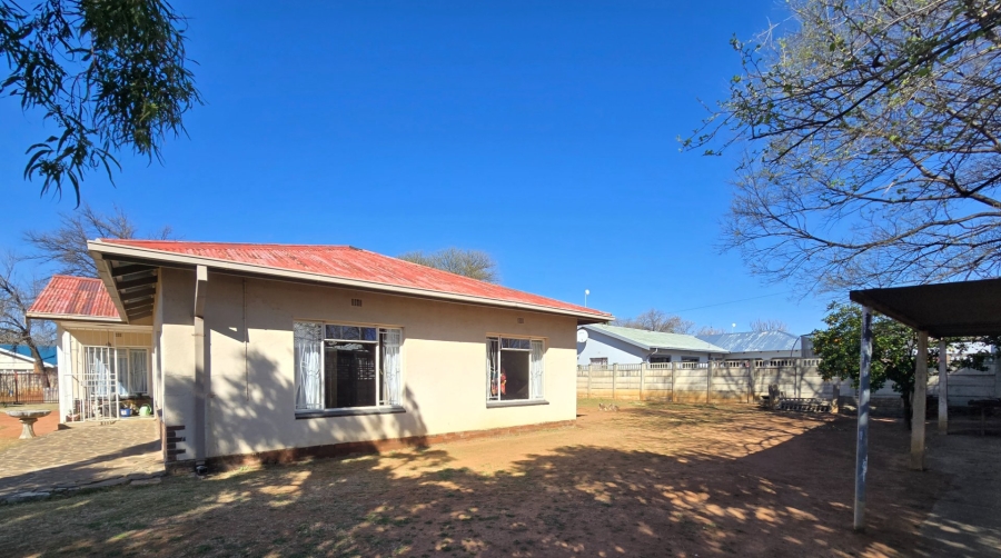 3 Bedroom Property for Sale in Universitas Free State